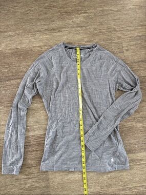 Smartwool Heather Gray Long Sleeve Base Layer. Size Medium.